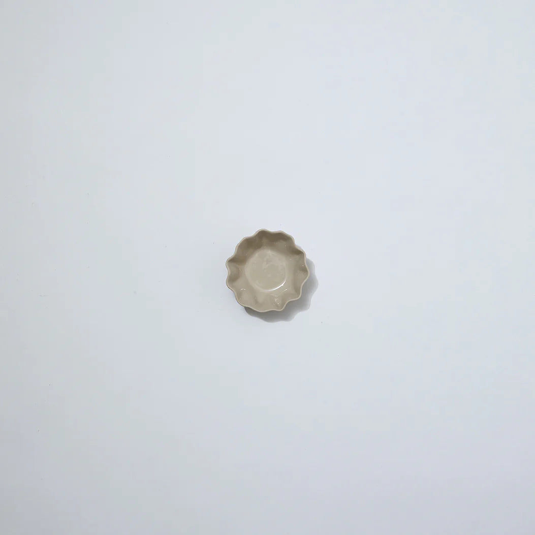 RUFFLE BOWL X SMALL in Chalk White from Marmoset Found