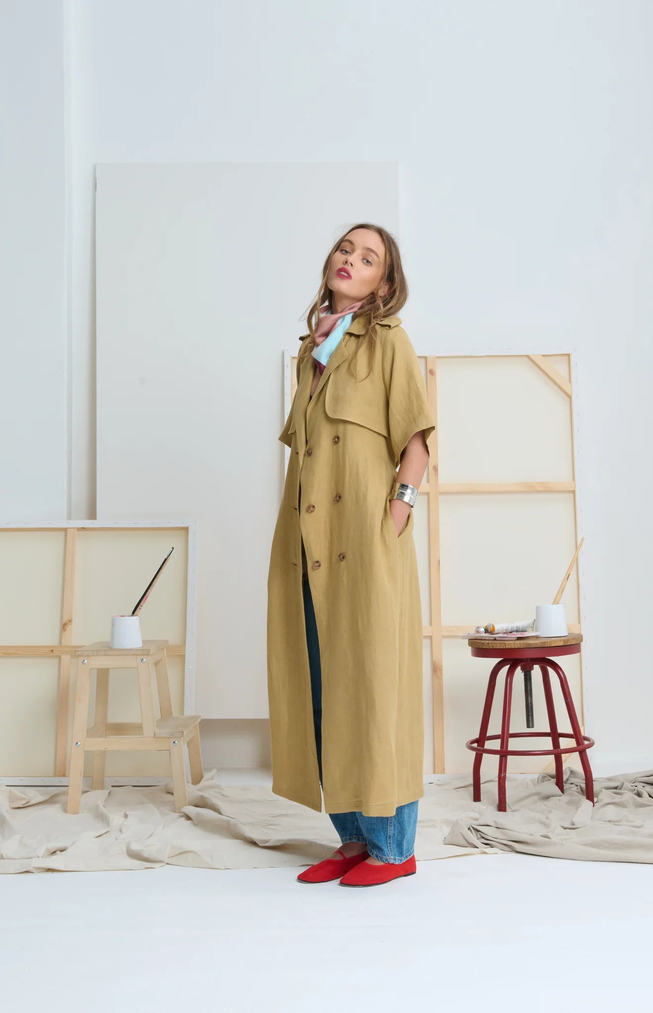 LE TRENCH DRESS in Golden from Le Stripe