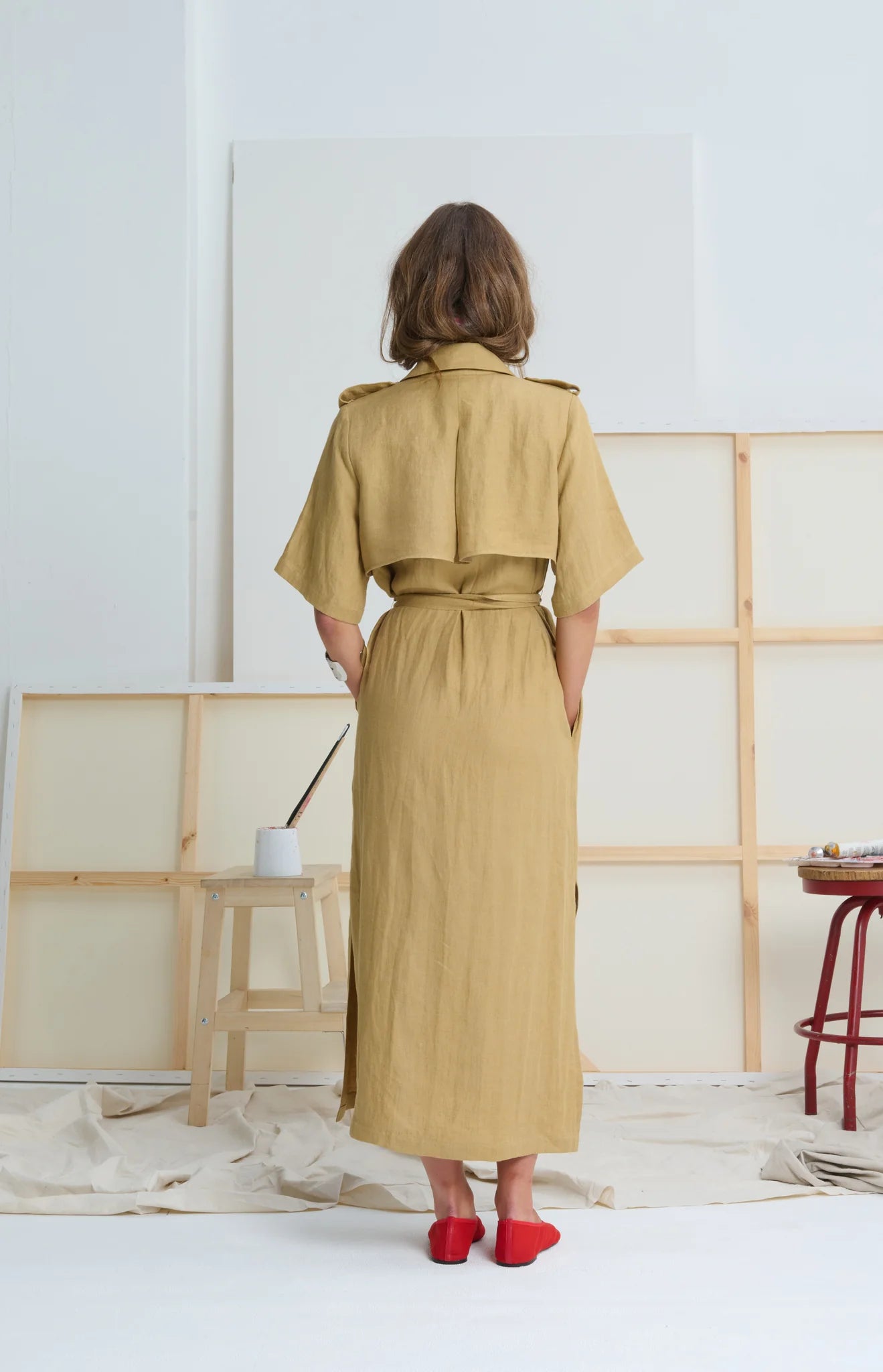 LE TRENCH DRESS in Golden from Le Stripe