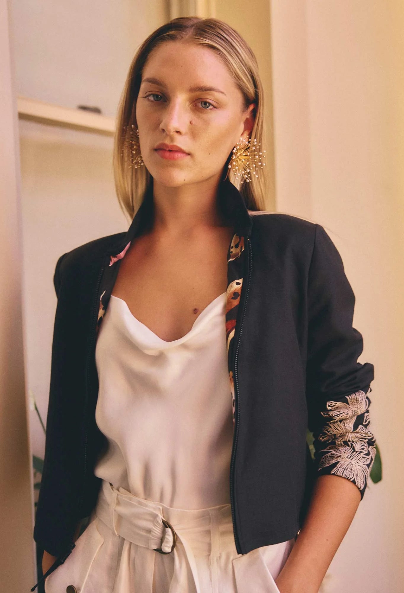 DELRAY REVERSIBLE LINEN VISCOSE JACKET in Sunset Orchid + Noir Orchid