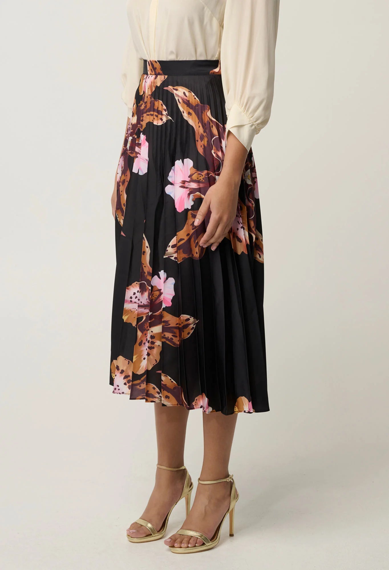 IRIS PLEATED POLYESTER SKIRT in Sunset Orchid from Oncewas