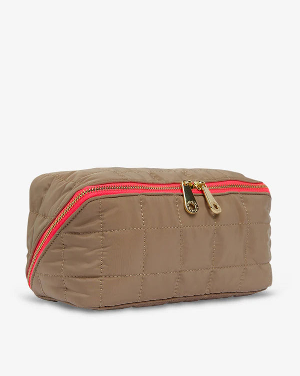 WASHBAG in Taupe by Elms and King