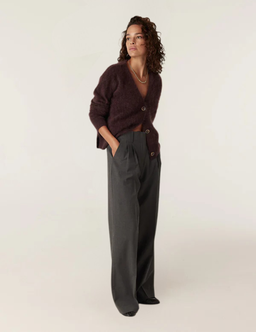 BRUSHED CASHWOOL V CARDIGAN | Shiraz - Darling & Domain