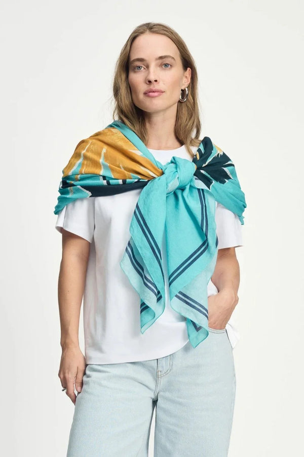 POM SHAWL | Artisan Sky Blue