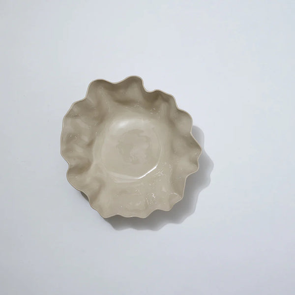 RUFFLE BOWL LARGE in Chalk White from Marmoset Found