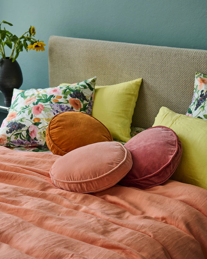 VELVET PEA CUSHION | Peach Pie