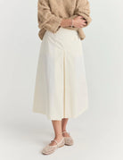 Amia Flat in Cream by La Tribe
