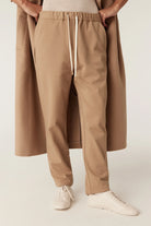 LUCA TWILL JOGGER | Camel - Darling & Domain