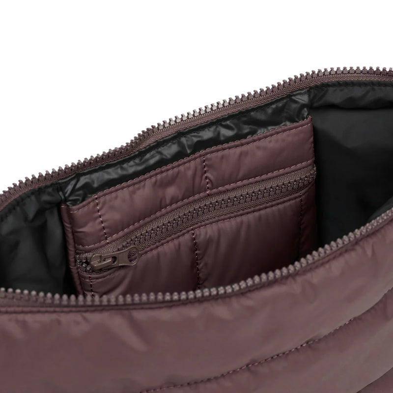 CLOUD STASH BASE CROSSBODY BAG | Chocolate