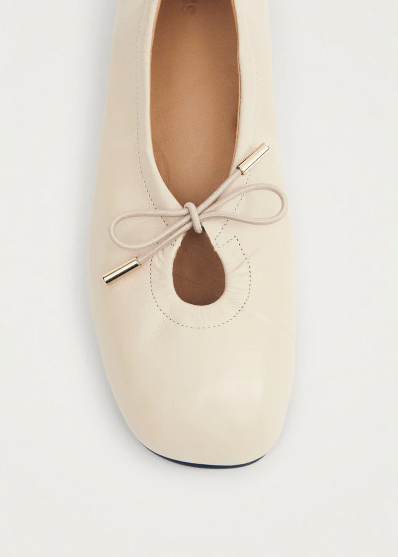 ROSALIND CREAM LEATHER BALLET FLAT by Alohas