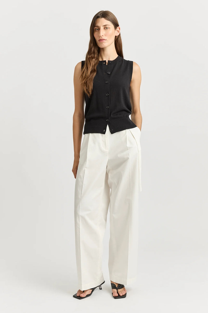 FINE BUTTON TANK | Black