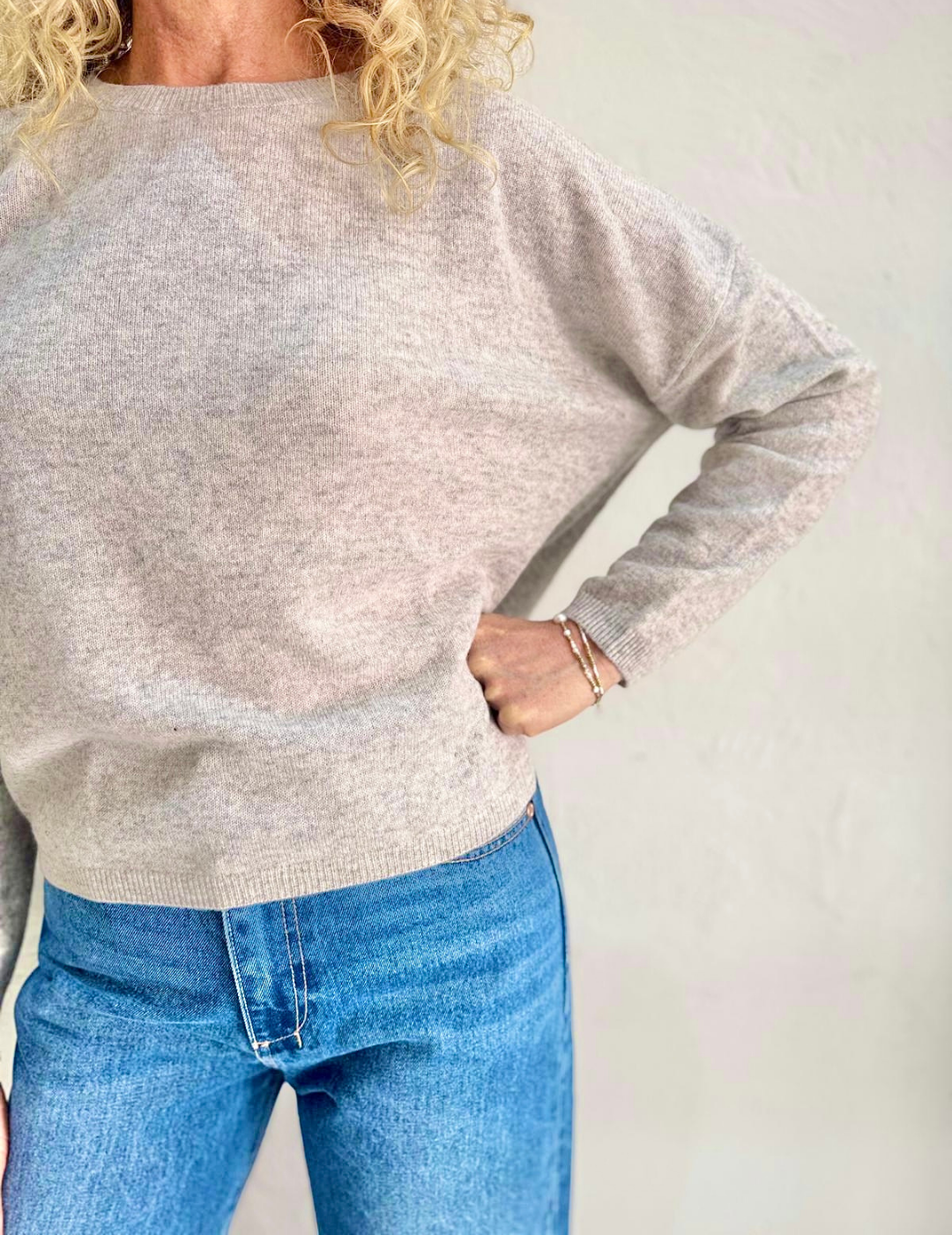 KAIRA CASHMERE KNIT TOP in Light Heathered Grey by Absolut Cashmere