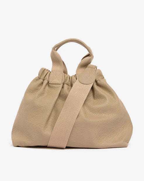 MONTAGUE TOTE in Latte by Elms and King