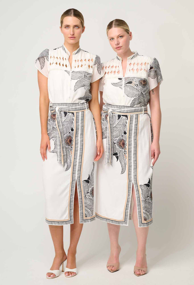 DALIA DIAMOND SMOCK YOKE COTTON SHIRT | Ivory Casablanca