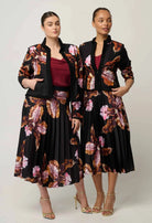 DELRAY REVERSIBLE LINEN VISCOSE JACKET in Sunset Orchid + Noir Orchid