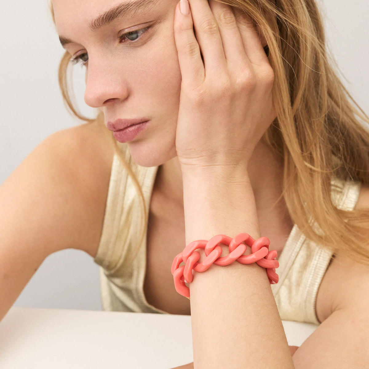 FLAT CHAIN BRACELET in Flamingo by Vanessa Baroni