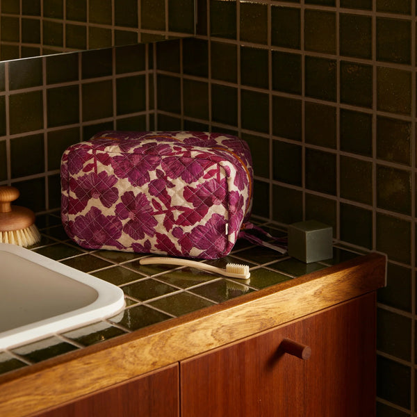 TOILETRY BAG in Leon Lilac from Bonnie and Neil