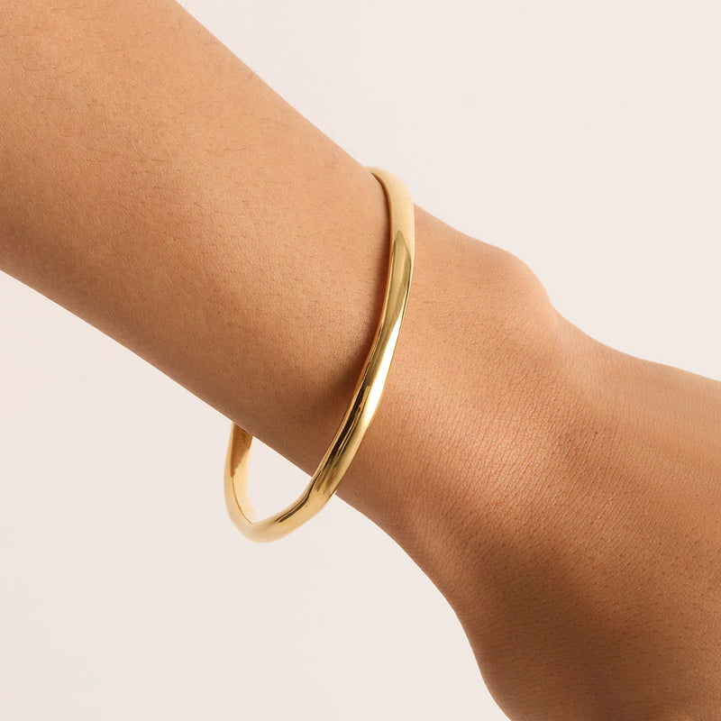 LOVER BANGLE | Gold