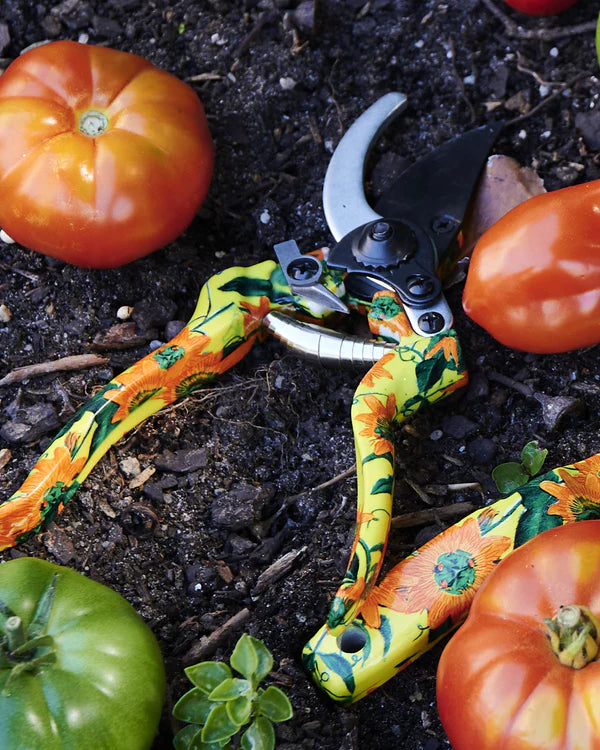 GARDEN SECATEURS + GLOVES SET in Passiona from the amazing range of Kip & Co