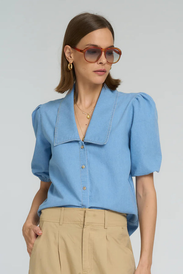 ANNYCK CHAMBRAY TOP | Light Blue