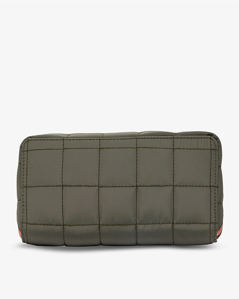 WASHBAG in Khaki by Elms and King