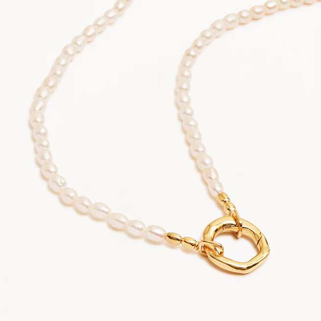 HORIZON ANNEX LINK PEARL NECKLACE in Gold from By Charlotte