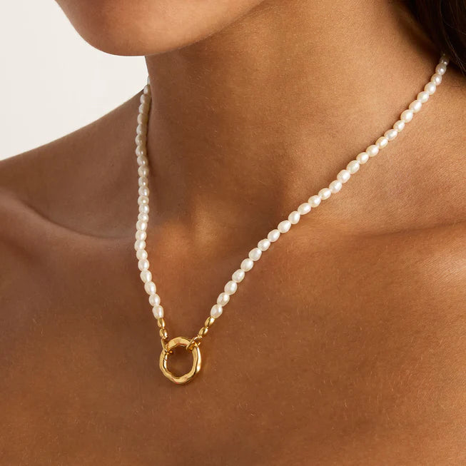 HORIZON ANNEX LINK PEARL NECKLACE in Gold from By Charlotte